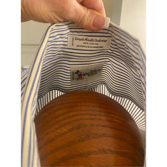 Disney Men’s Button Down Stripe Shirt.  Size XL.  Mickey Mouse Disneyworld - Picture 4 of 7